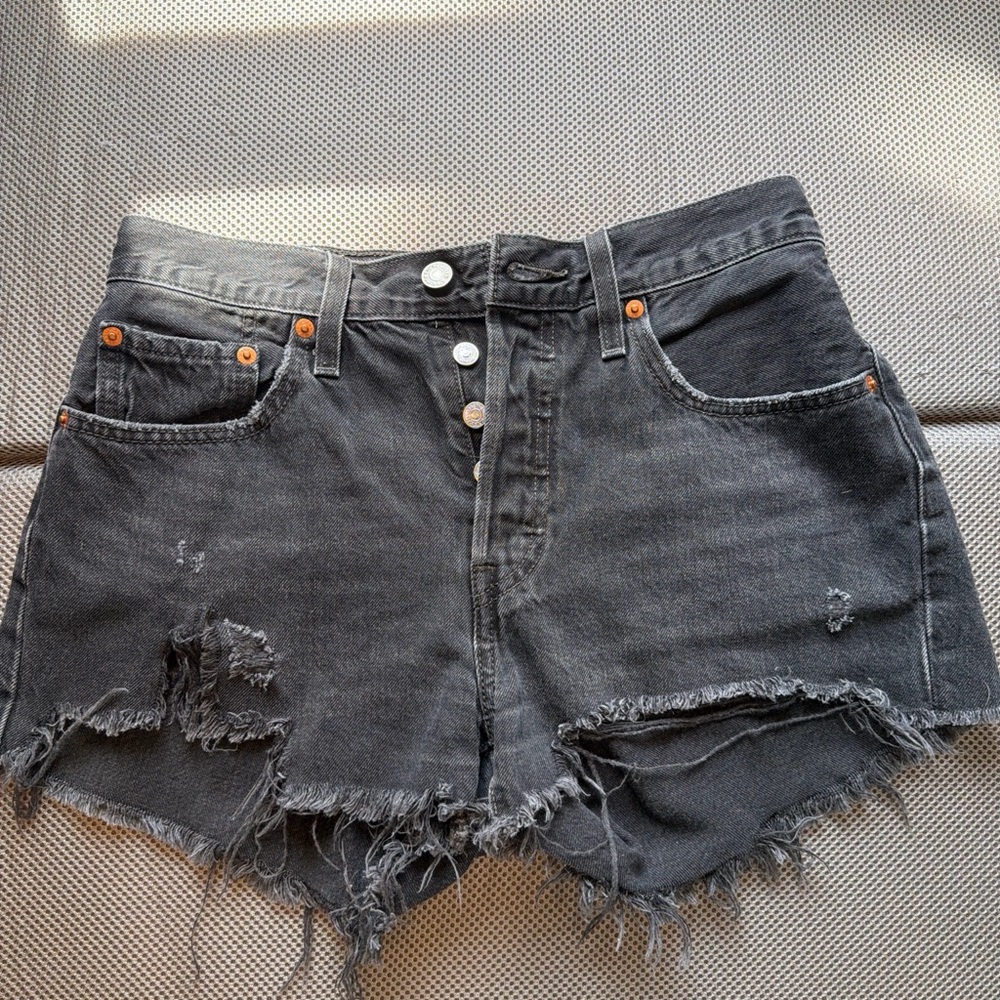 LEVI’s 501 Women’s High-Rise Distressed Black Denim Shorts size 27
